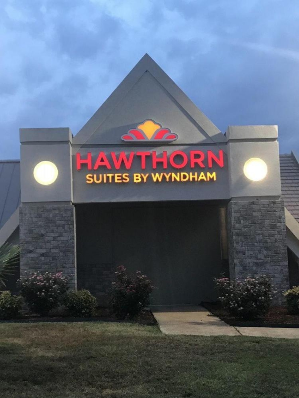Hawthorn Suites by Wyndham Columbia Image 12